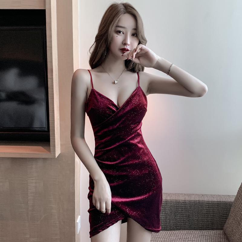2025 V-neck Pleated Velvet Bodycon Strap Dress for Women