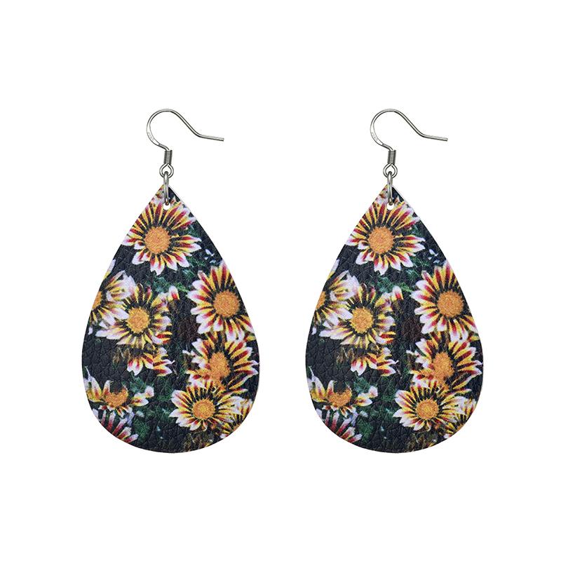 Fashion Leather Earrings Lightweight Faux Leather Leaf Earrings Teardrop Dangle Handmade For Women Girls Jewelry Wholesale