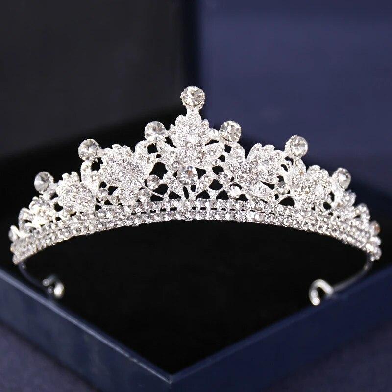 Stříbrná barva Crysta Crowns and Tiaras Barokní Vintage Crown Diadém pro ženy Nevěsta Prom Diadém Svatební vlasové doplňky