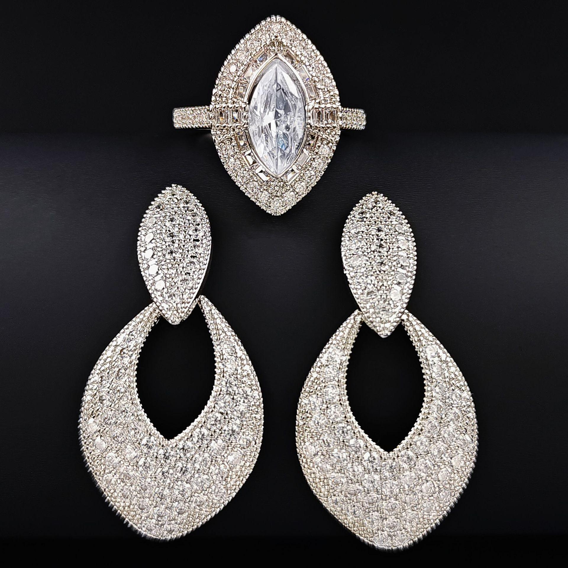 

Европейский и американский дизайн «Маркиза» Кольцо и серьги-пусеты Женский набор Size 7 белый