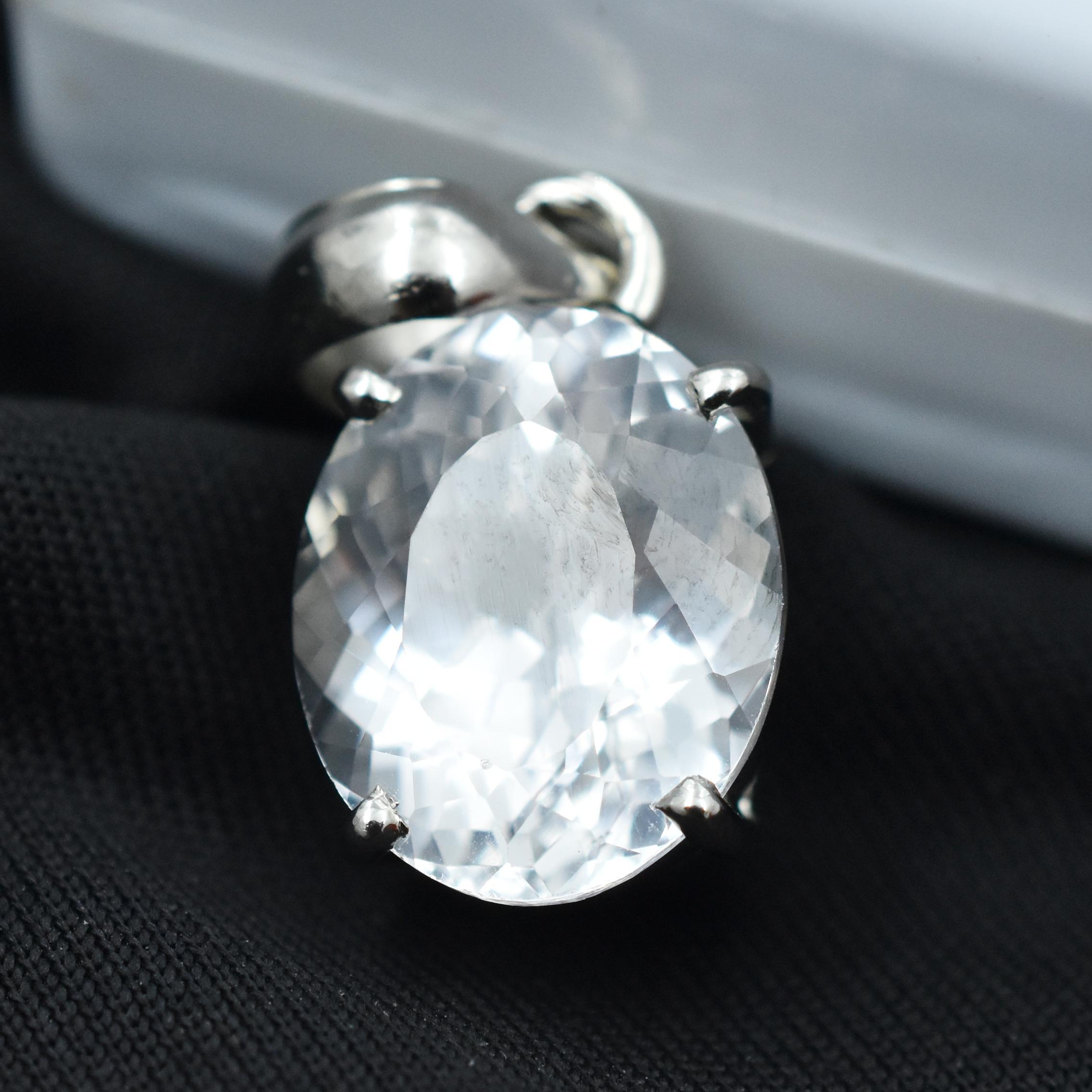 

White Sapphire Natural 28.90 Ct Oval Cut Silver Pendant Loose Gemstone CERTIFIED AR-3647-Sa