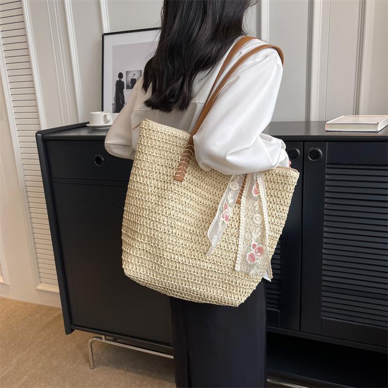 Summer Large Capacity Handbag Ladies Shoulder Bag Fashion Handmade Straw Bag Hundred Ladies Tote Bag Silk Scarf Decoration