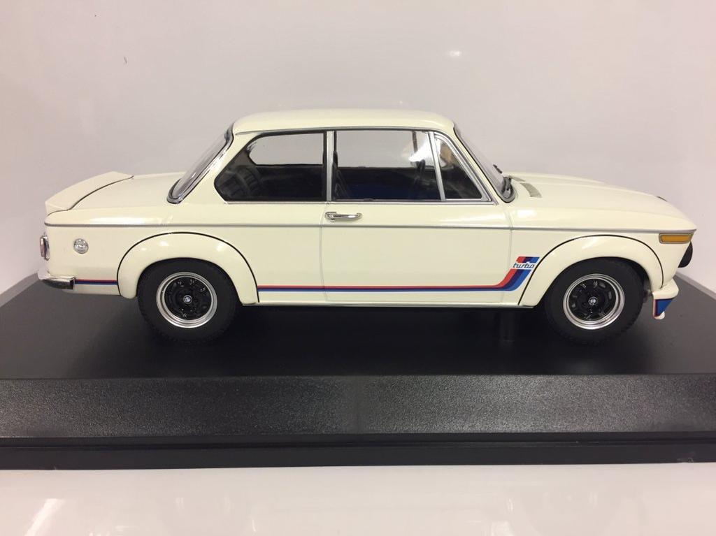 Minichamps Scale BMW 2002 Turbo 1973 White 1/18