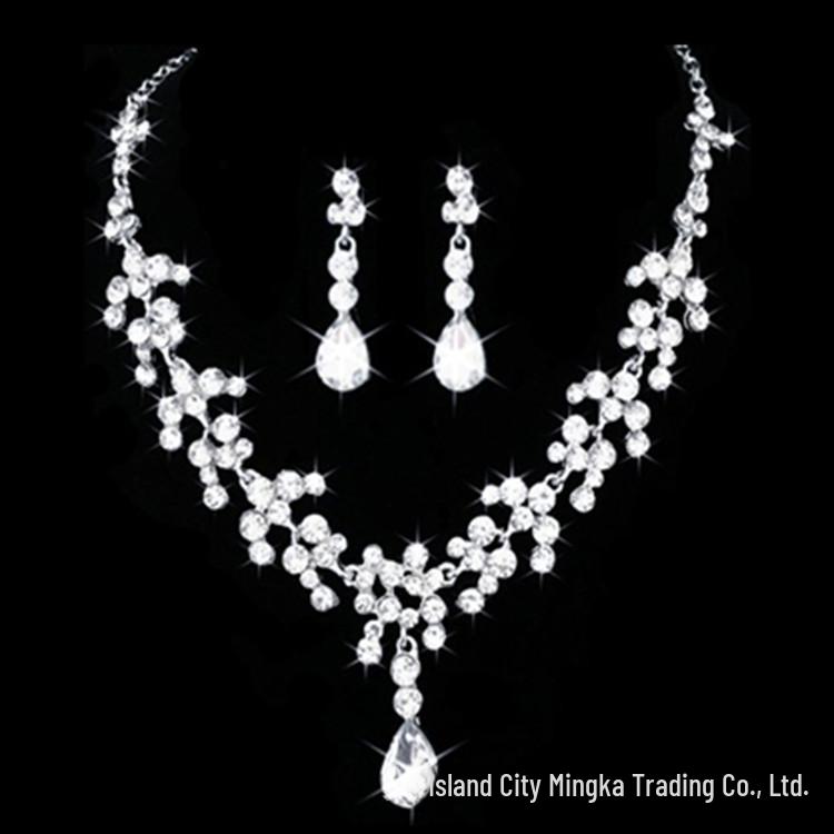 Elegant Bridal Jewelry Set: Crystal Earrings & Necklace for Weddings