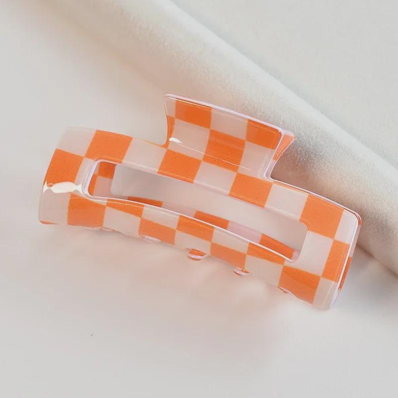 Chic Checkered Hair Clip: Sweet, Textured, Medium Shark Style