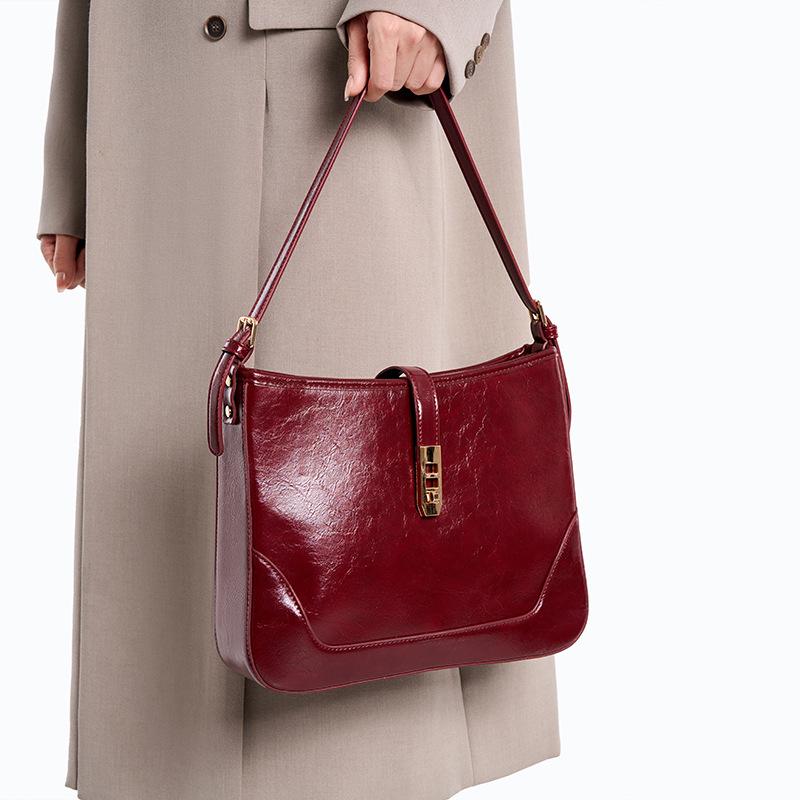 Red Large Capacity Shoulder Big Bag Women'S High-End Sense Retro Tote Medieval Bride Wedding Bag Women'S Bag