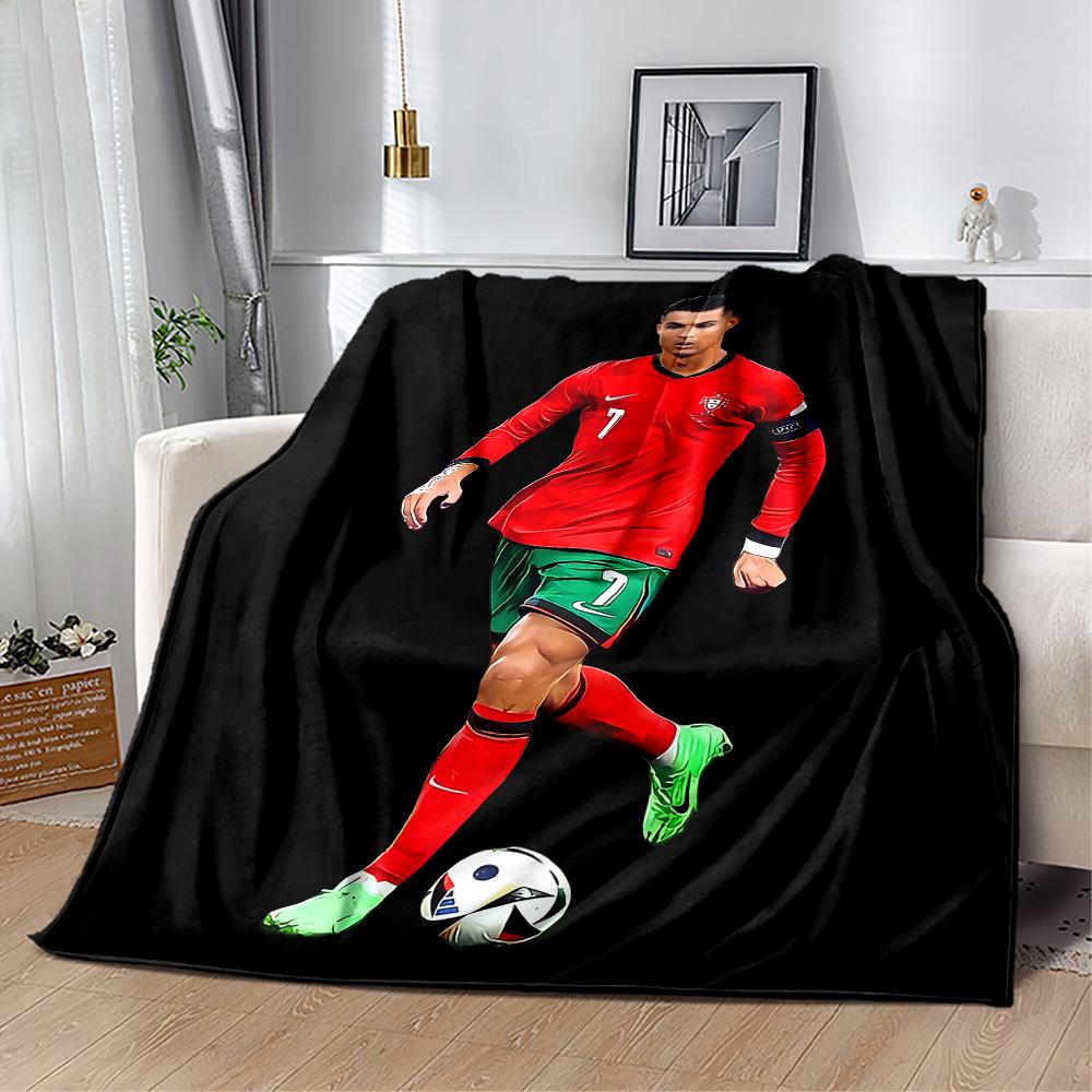 Ronaldo Manchester United Legacy Suitable blanket for offices, travel, living rooms also a good gift for friends and family Suitable for all seasons.
