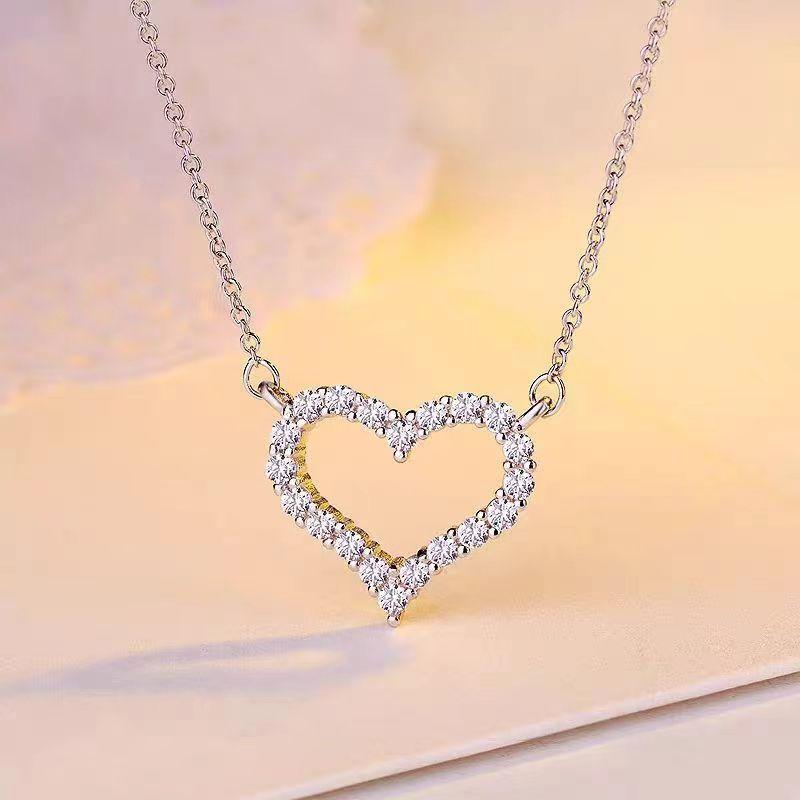 Full Diamond Love Necklace Women'S Light Luxury And Sweet Versatile Diamond-Encrusted Super Flash Hollow Pendant Collarbone Chain