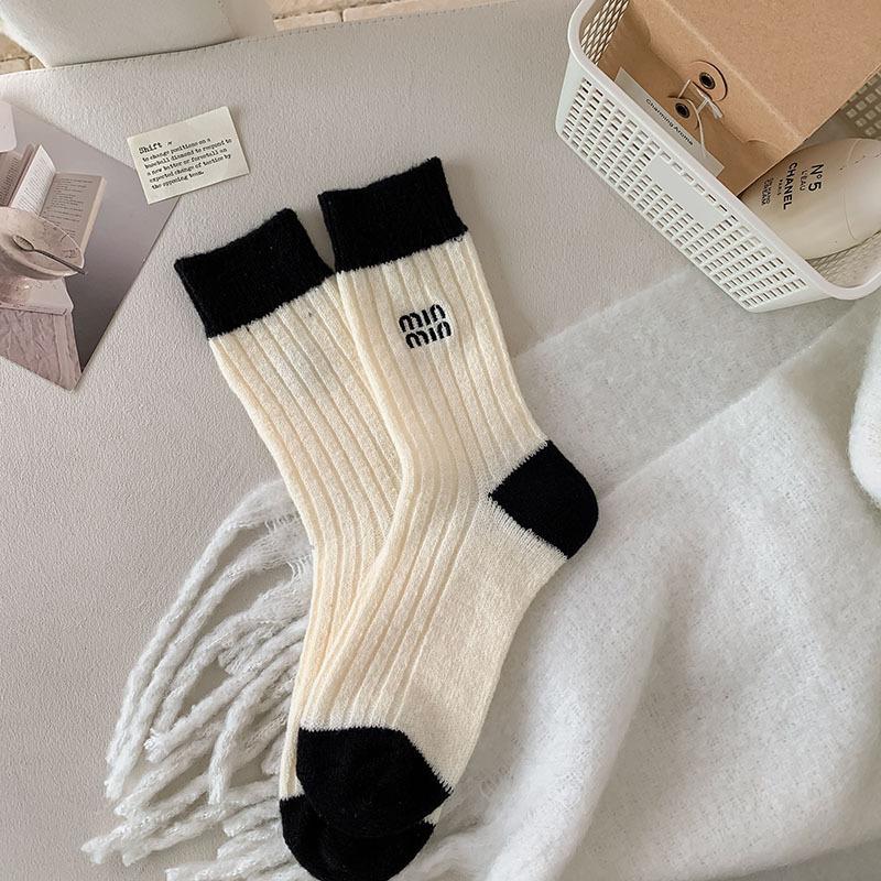 Black And White Wool Socks Season Thickened Warm Mid-Tube Stacked Socks Embroidered Letters Cashmere Confinement Socks Long Tube