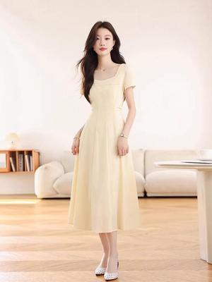 2026 Summer Elegant French Square Neck Waist-Cinching Tea Dress