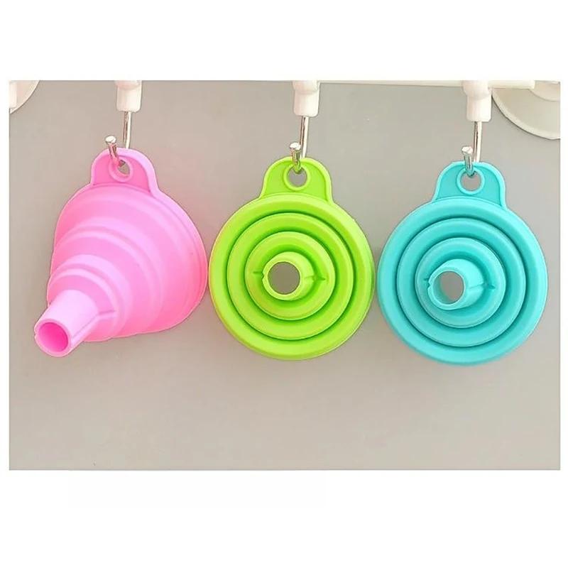 4dílná sada trychtýřů z potravinářského silikonu, Skládací kuchyňské pomůcky a příslušenství,, Pro plnění lahví na vodu, Přelévání tekutin