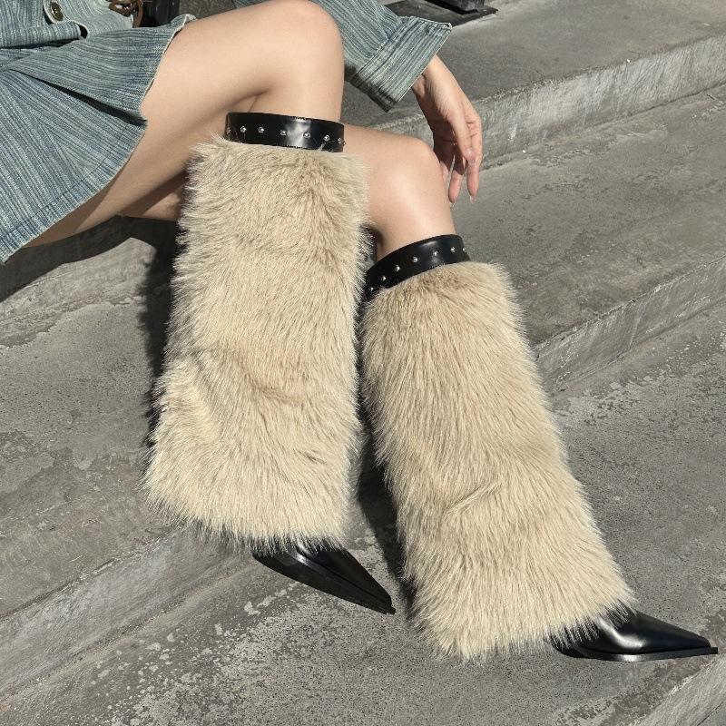 Herbst und Winter 2025 neue Mao Mao warme Mode-Stiefel Europäische und amerikanische Mao Mao spitze Stiefel Weidennägel Damen dünner Absatz Temperament-Stiefel