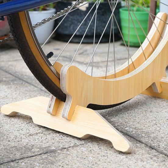 Dřevěný rám Přenosný stojan na jízdní kola Vysoká stabilita Silná nosnost Bez otřepů Polička na kolo s hladkým okrajem Parkovací stojan na kolo