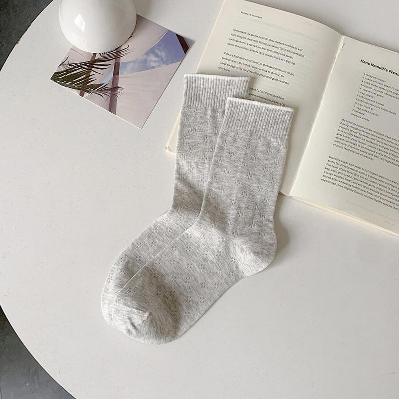 Thin Socks Hollow Four-Leaf Clover Trend Mid-Tube Socks Cream White Mesh Boneless Cotton Pile Socks
