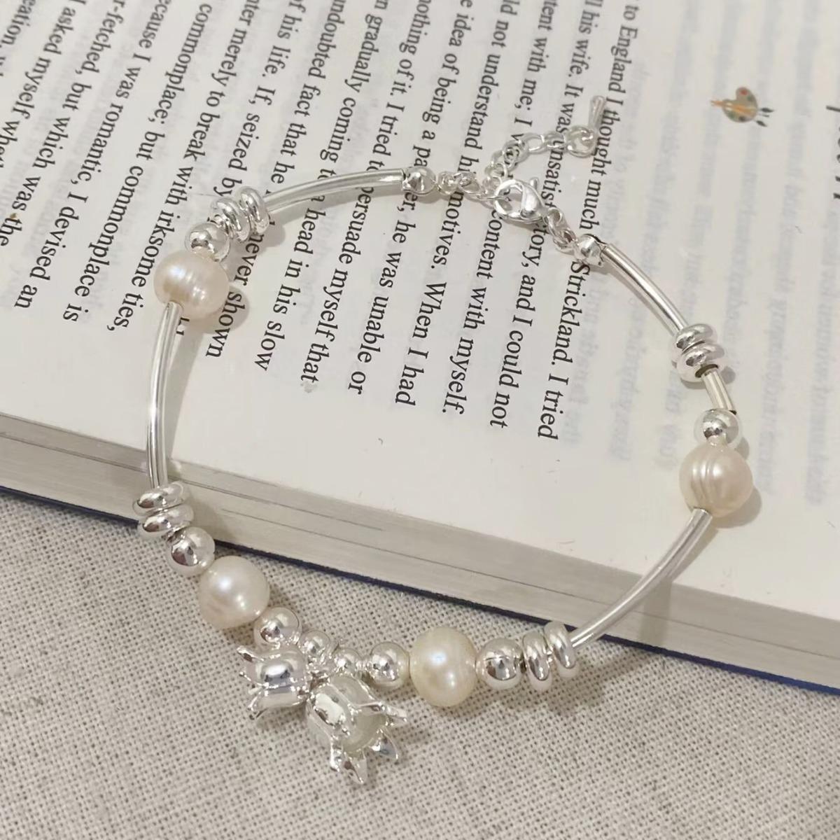Exquisite Lily of the Valley Retro Pearl Bracelet: Forest Style Floral Design