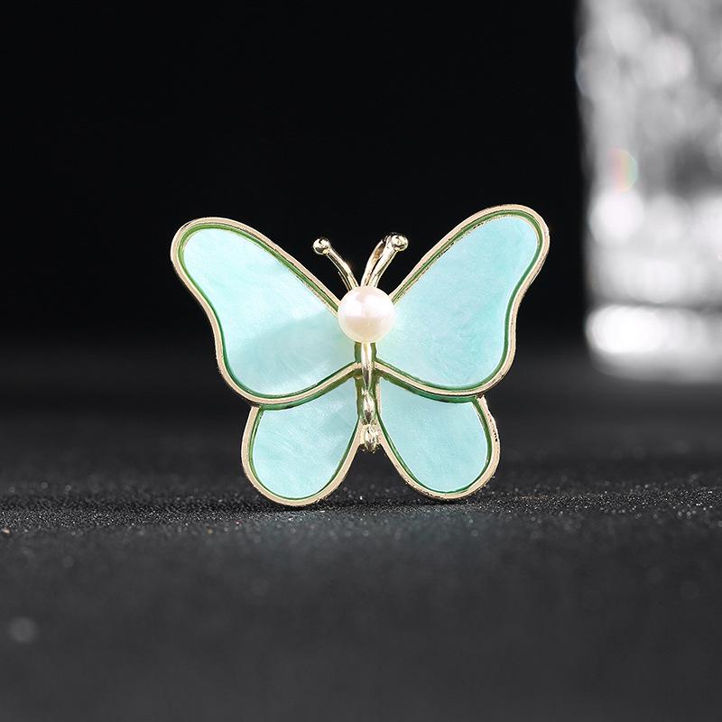 White Butterfly Brooch, Elegant Mother-of-Pearl Pearl Pin, Anti-Wardrobe Malfunction Corsage.