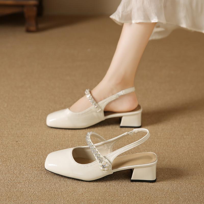 Französisch schöne silberne Tasche Kopf Sandalen Damen 2025 neu Sommer High Heels mit Rock Strass dicker Absatz einzelne Schuhe