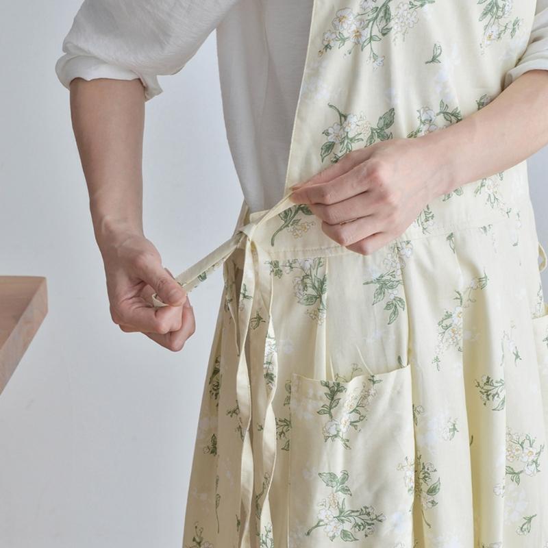 Quality Cooking Apron Cleaning Apron Easy to Wash, Kitchen Cooking Apron for Chefs and Home Cooking Aficionados