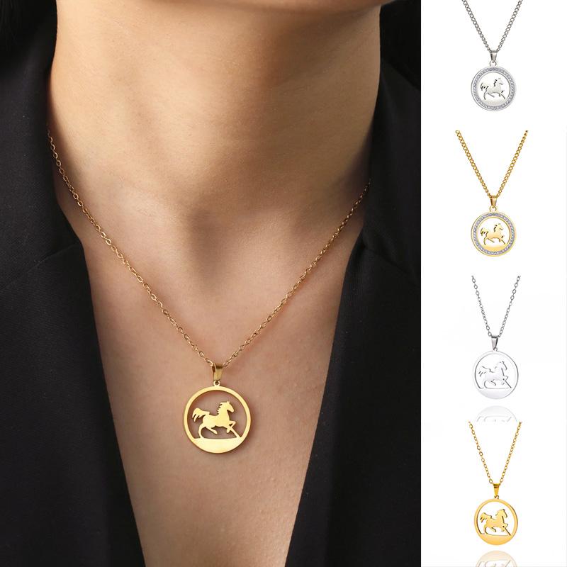 1ks Náhrdelník s přívěskem koně Vynikající nerezová ocel Novoroční dárek Diamantem vykládaný Temperament Kulatý přívěsek Náhrdelník