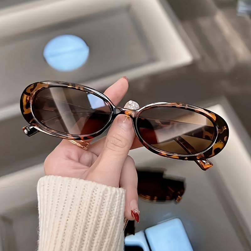 1pcs Retro Oval Sunglasses for Women, Small Oval Sunglasses, Retro Goggles, UV400 Glasses