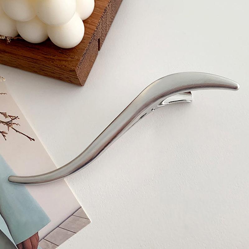 New Women Elegant S-shaped Metal Hairpins Claw Korean Hair Clips Ponytail Hair Clip Fashion Barrettes Hair Accessories