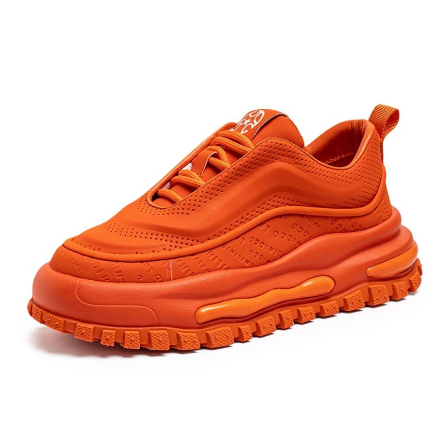 2025 Sklisikre herre fritidssportssko i stor størrelse øker tykksålede vulkaniserte sko vår og høst ny stil sko menn