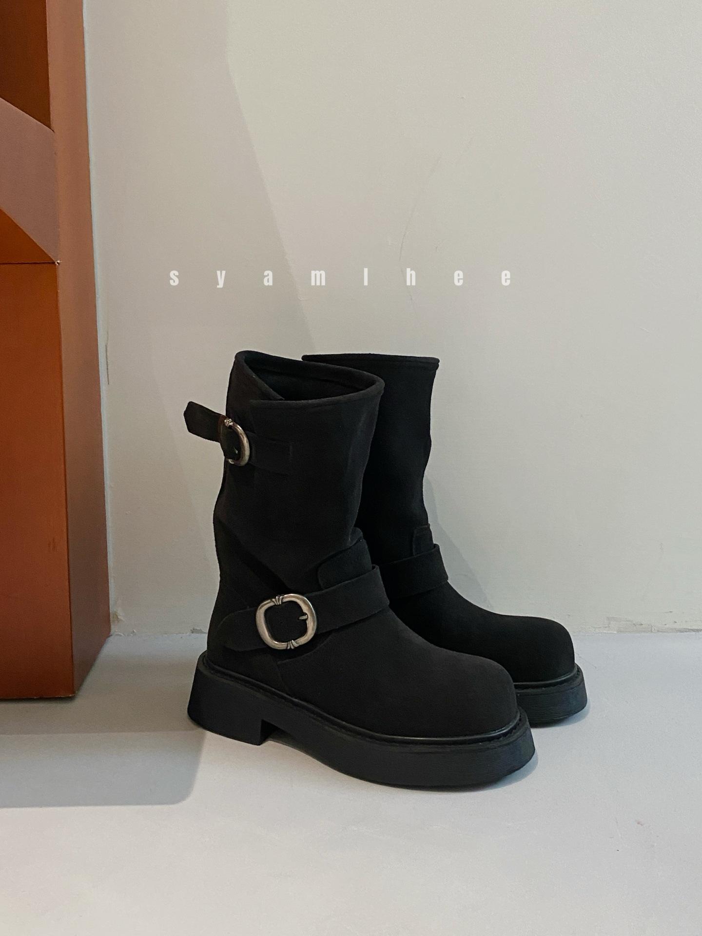 

Inner heightening pile boots Wasteland sand dunes Super soft waxy thick-soled locomotive buckle short boots Martin boots women s 2025 new 35