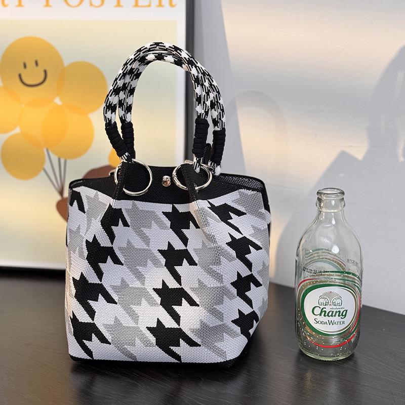 2025 Knitted Hollow-out Flower Handbag: Versatile, Large Capacity, Stylish Souvenir Gift