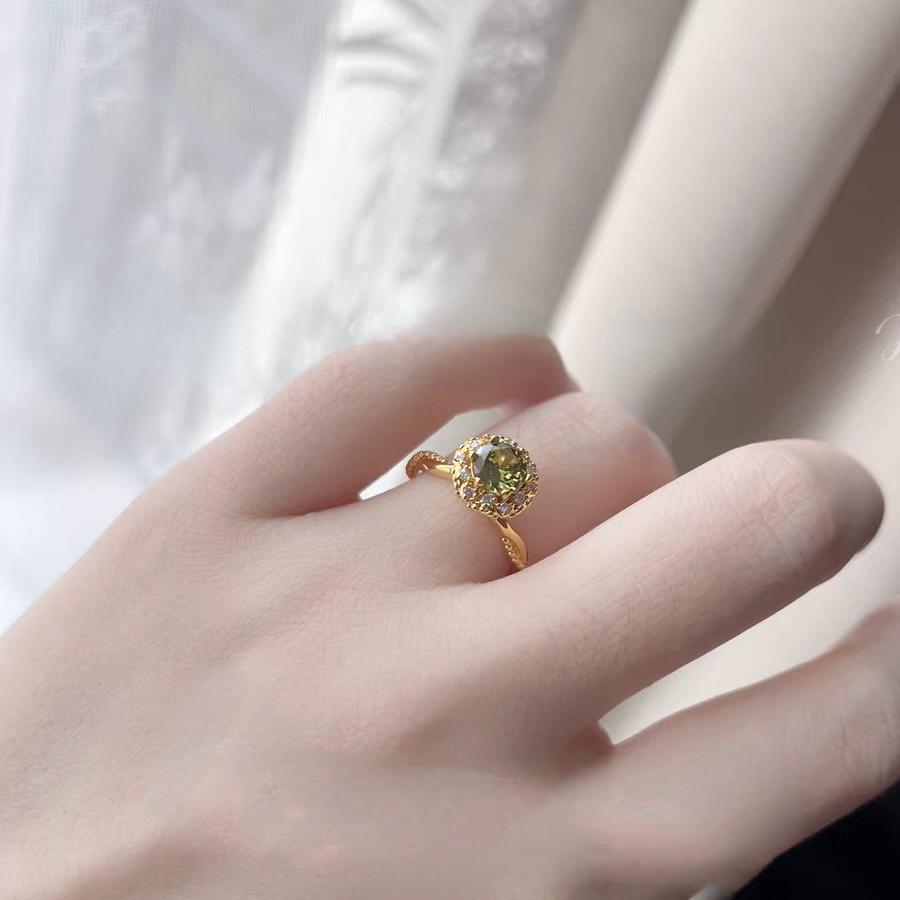 Retro Light Luxury Hand-held Flower Olive Green Brushed Wrap Ring Fashionable and Versatile Temperament