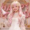 Blondroze Ombre Lange Golvende Synthetische Pruik met Pony, Gelaagd Krullend Haar voor Cosplay, Lolita Stijl en Themafeest
