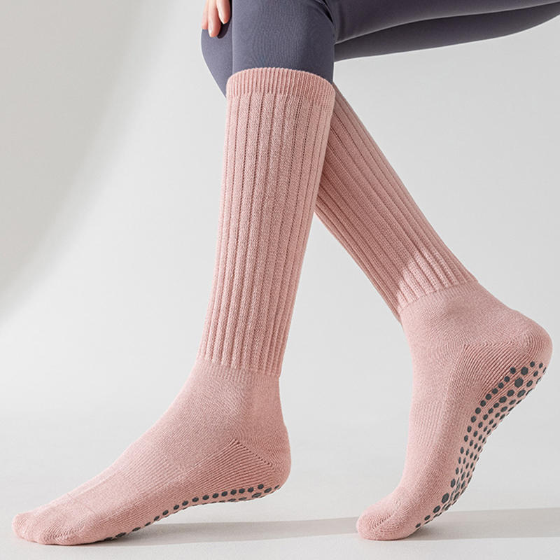 1Pair Women Yoga Pilates Socks with Grips Non Slip Sports Indoor Fitness Socks Professional Calf Socks for Ballet Dance
