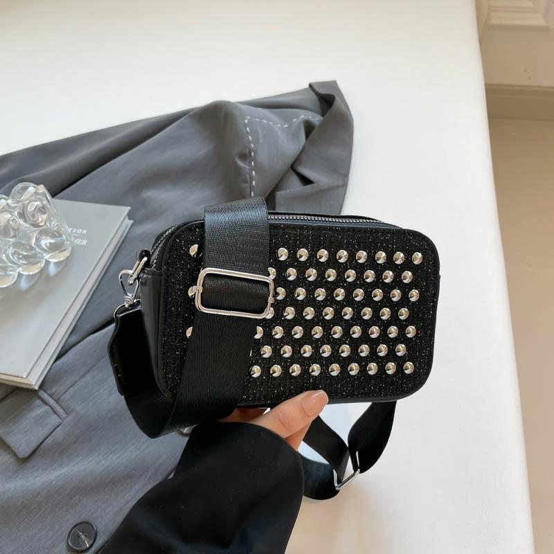 

Niche design trend women s bag new fashion versatile shoulder bag wide shoulder strap messenger bag small square bag women чёрный