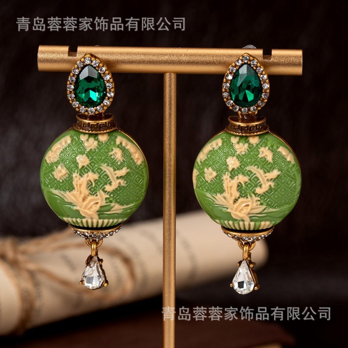 New Chinese Style Fresh Ancient Carved Antique Earrings Vintage Jewelry Dignified Elegant Temperament Three-dimensional