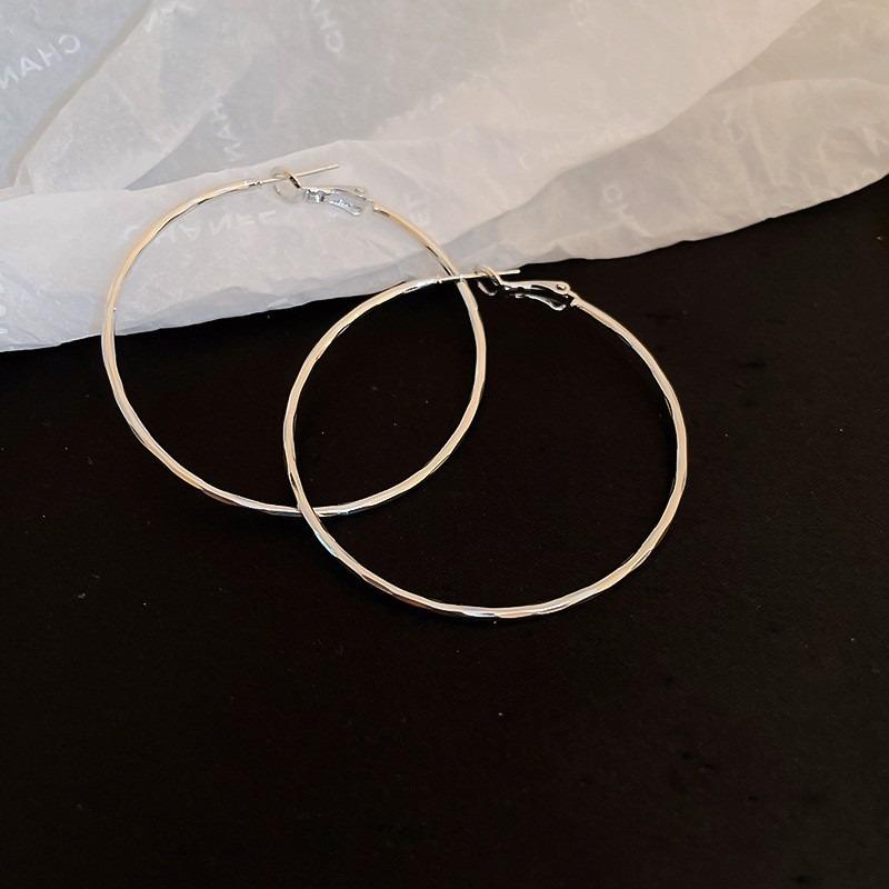 Silver Needle Diamond-set Geometric Circle Earrings Temperament Light Luxury High-end Earrings Personalized Design Cold Wind Earrings Wholesale