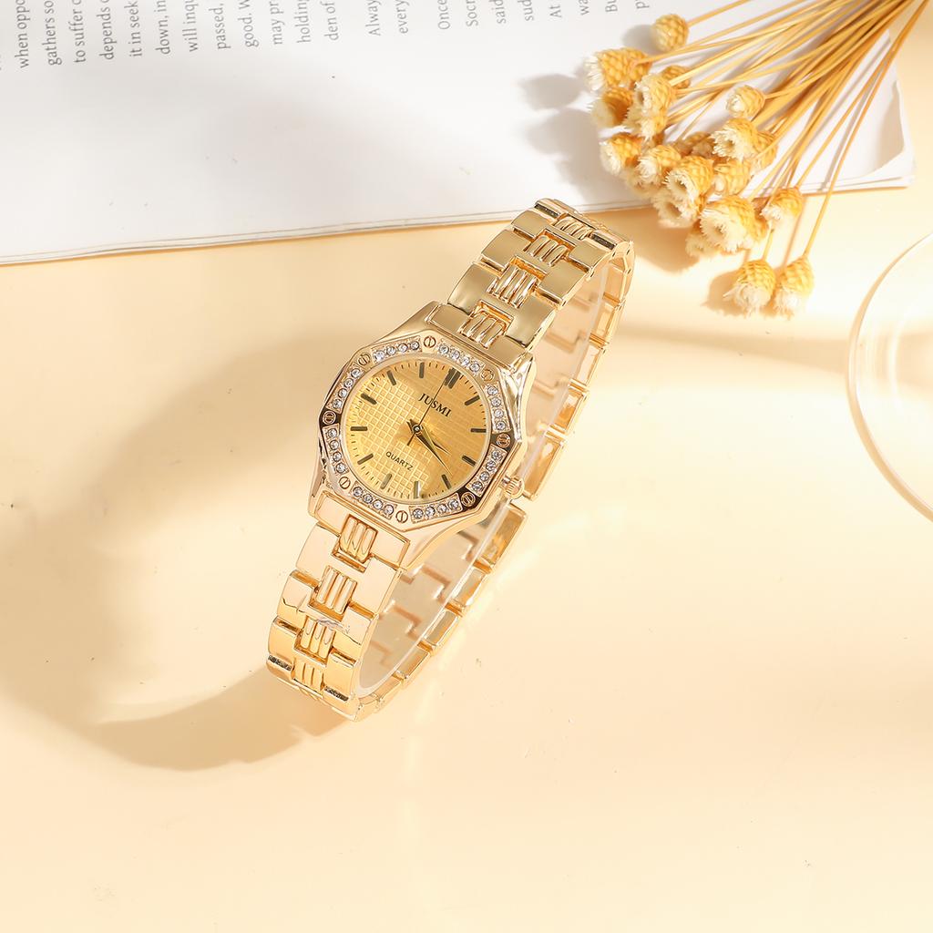 Fashion Diamond Dial Plate with Bar Scale Quartz Watch for Women, Five Pieces of Jewelry Set Without Gift Box.