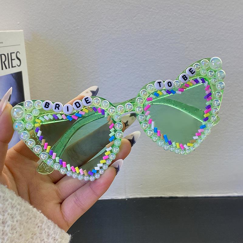 Bridal Rhinestone Heart Sunglasses: Pearl-Embellished Wedding Party Shades for Brides