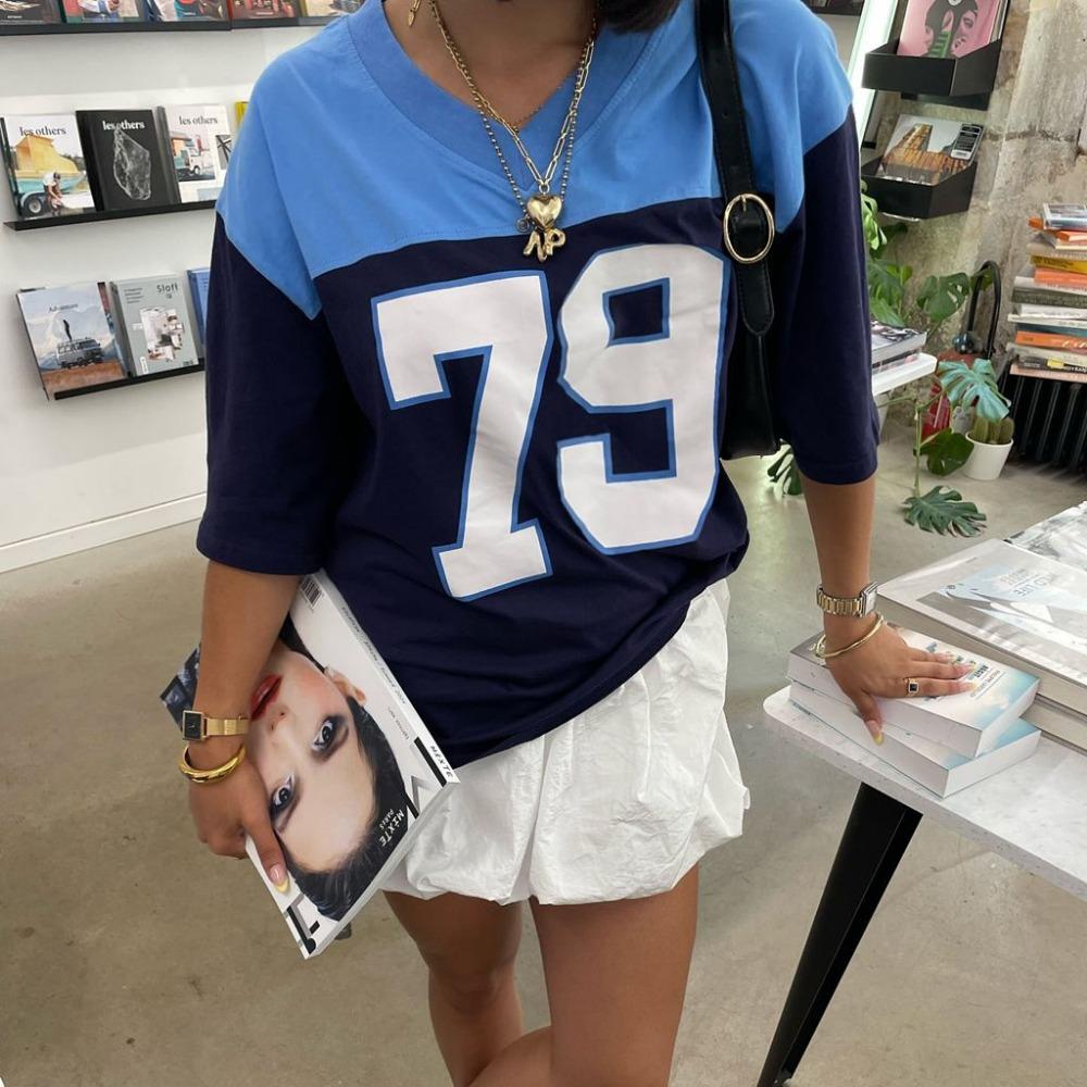 Women's Retro Loose Fit Basic T-Shirt with Digital Print V-Neck Short Sleeve Sports Top