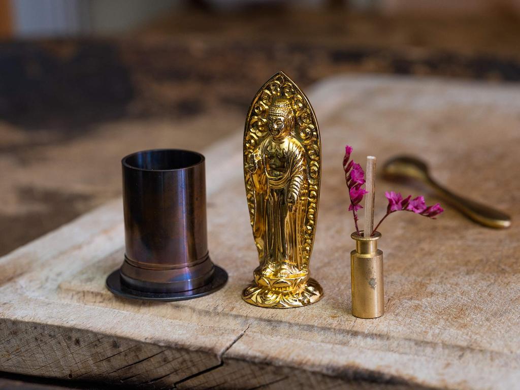 Stehende Amitabha Buddha Statue Watanabe Keishu Originalmodell für im Jahr des Hundes Geborene oder Tierkreis-Schutzgottheit Takaoka Bronze Buddha [Klein