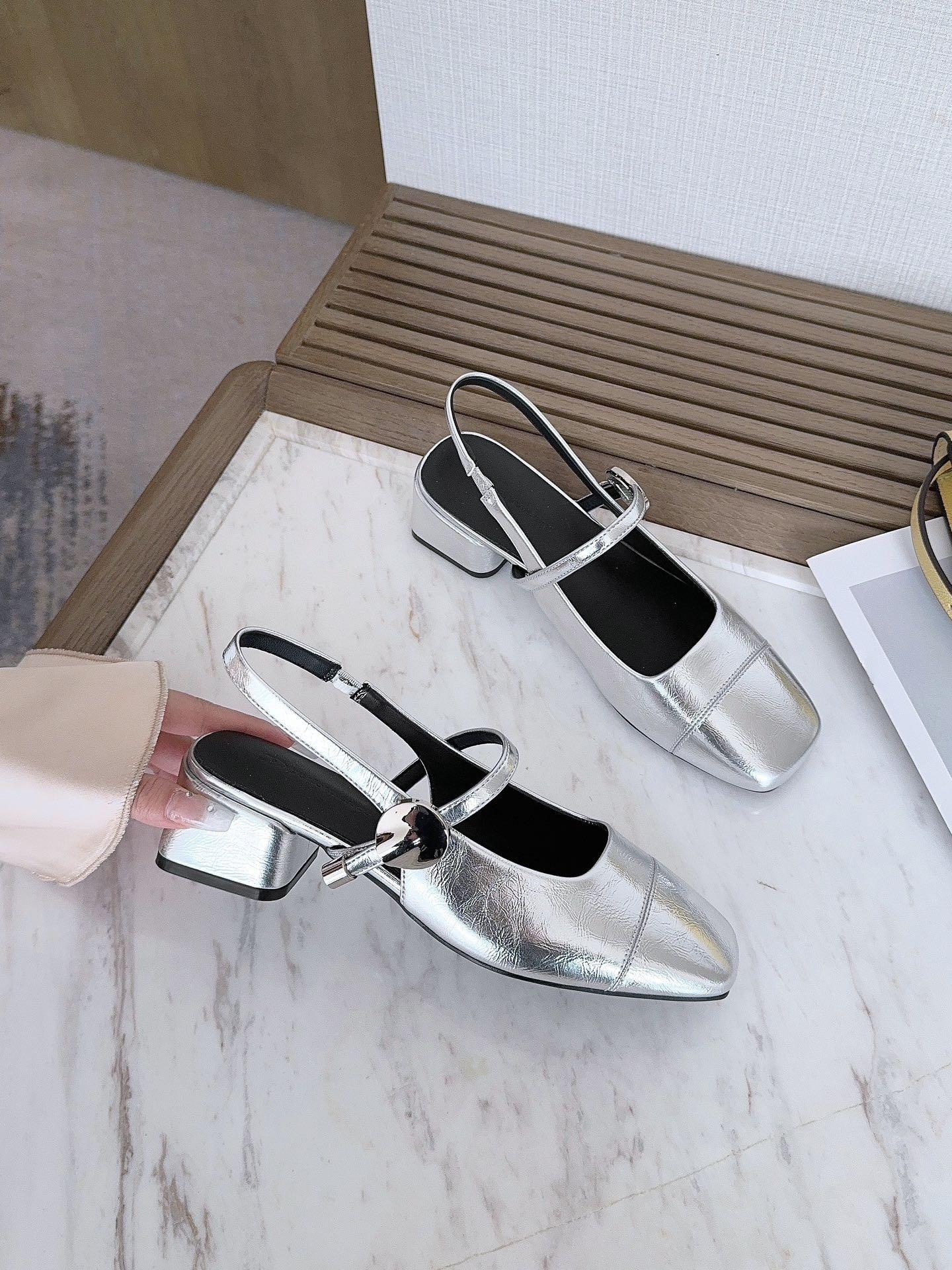 

Туфли Мэри Джейн на французском каблуке с квадратной головкой 2024 года, летние новые ретро-туфли на среднем толстом каблуке с юбкой-мешком, женские босоножки 40