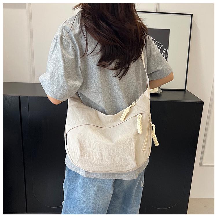 Lightweight Nylon Crossbody Bag: Trendy Large-Capacity Dumpling Design for Women