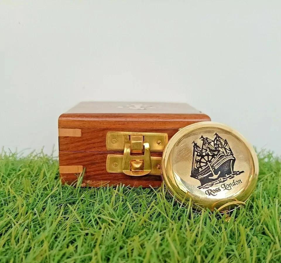 

Antique Brass Compass Push Button Pocket Compass With Wooden Box Vintage Gift коричневий