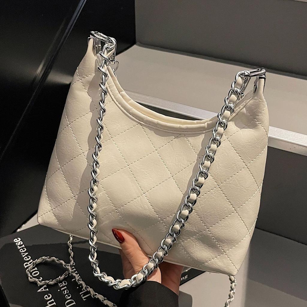 Shoulder bag diamond chain Korean version of casual versatile messenger bag fashionable solid color commuting casual texture bag women