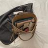 Retro Matte Tasche - Niedliche Bärenförmige Handtasche mit Großem Fassungsvermögen und Vielseitigem Design zum Tragen über einer Schulter.