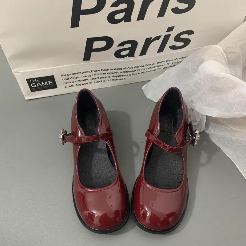 Nuove Scarpe Mary Janes da Donna di Alta Qualità Vernice Tacco Medio Scarpe da Cerimonia Punta Quadrata Scollate Cinturino con Fibbia Scarpe da Donna