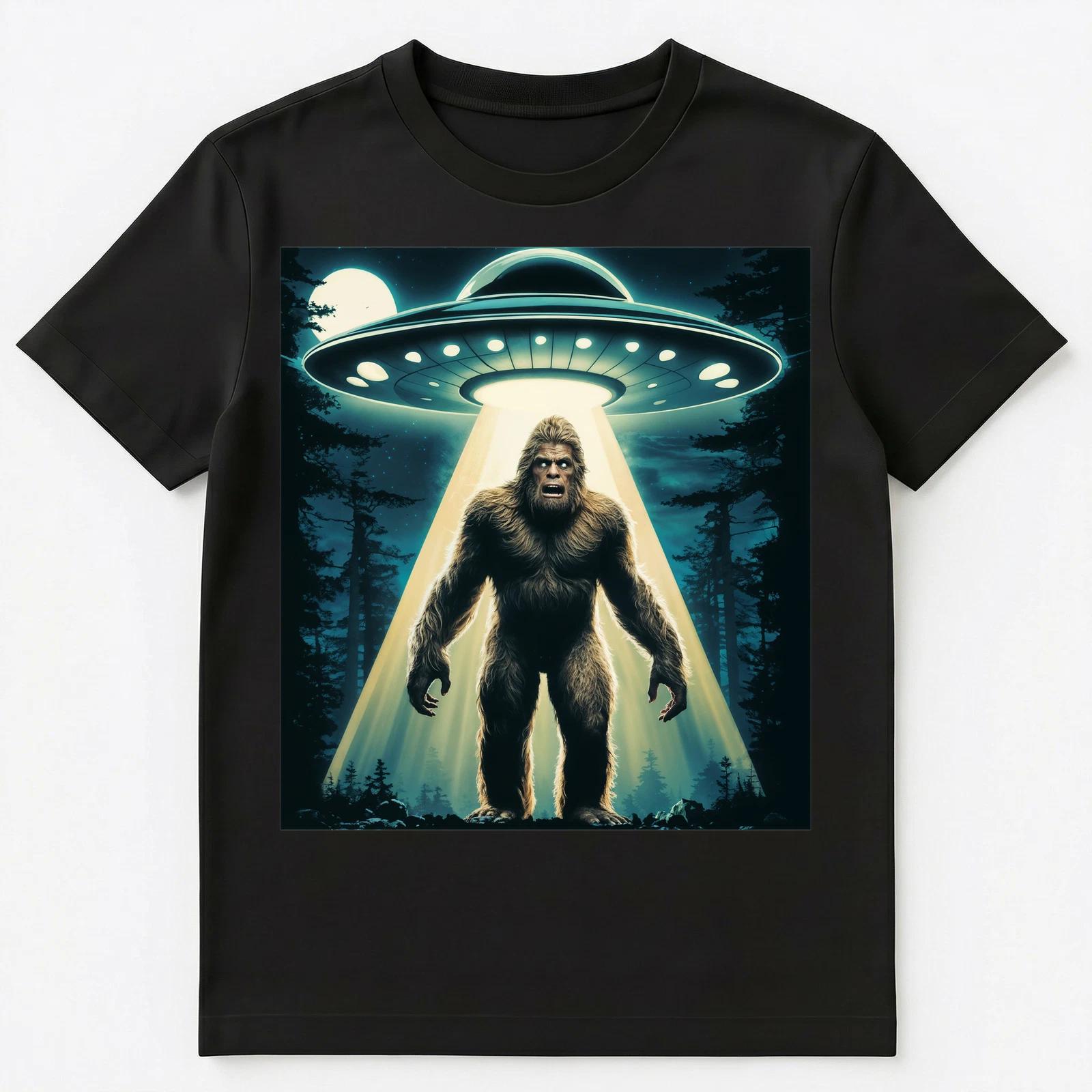 

Bigfoot And Ufo Unisex T-Shirt XL