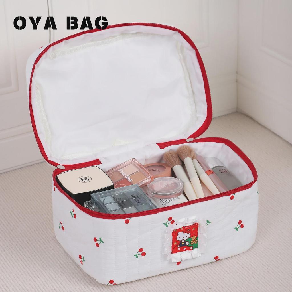 "Large Capacity Cherry Cat Quilted Cosmetic Bag – Cute & High-Value for Students"