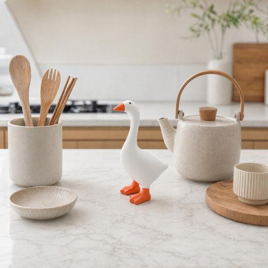 Magnetic Duck Key Holder, 6.7 Inch White Resin Table Goose Statue with Strong Magnet for Keys And Small Metal Items, Cute Decorative Organizer for