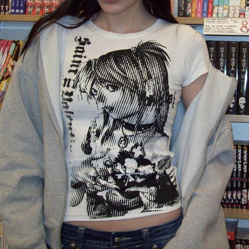 Custom Anime Print T-shirt with Straight Shoulders Short Sleeves and A Round Neck Fitted Cropped Top for Young Women