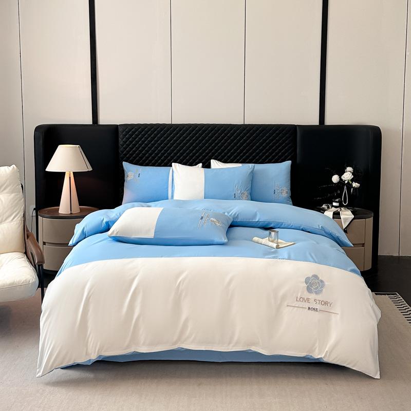 Lehký luxusní ledový hedvábný postelový čtyřdílný set oboustranný praný bavlněný vyšívaný povlak na přikrývku prostěradlo třídílný set