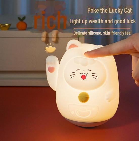 Статуэтка счастливого кота на средний палец - настольное украшение на удачу